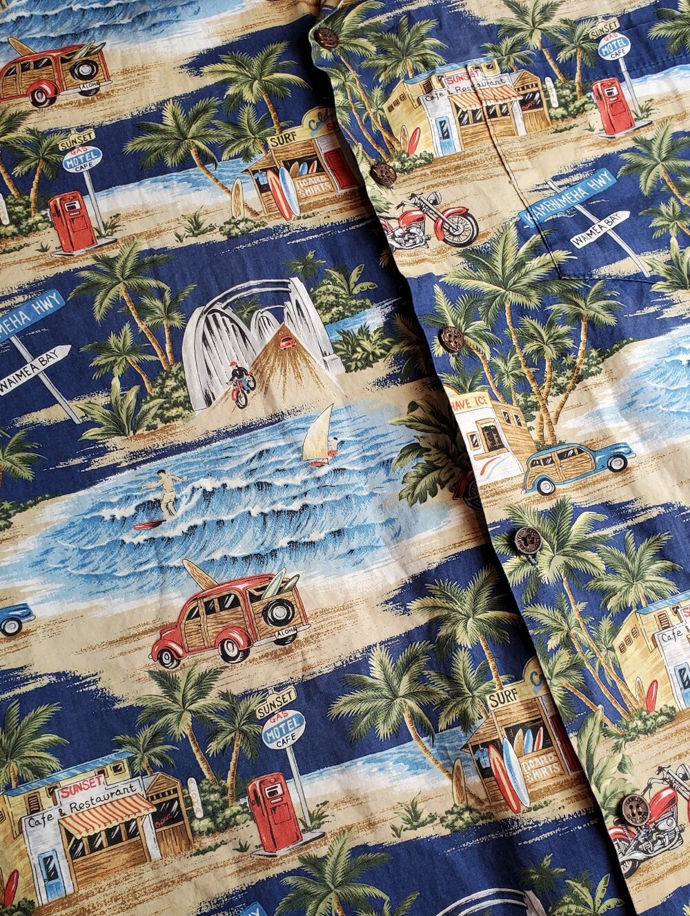 RJC Hawaiian Button Shirt w/ Woody Trucks & Motorcycles. Sz L.